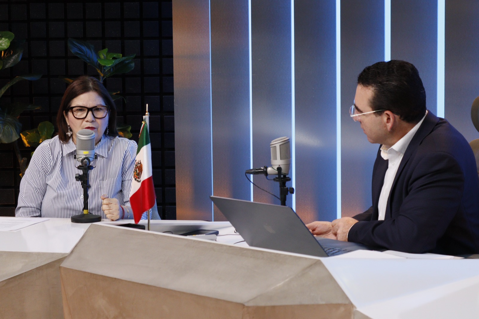 Imelda Castro en entrevista en Los Noticieristas