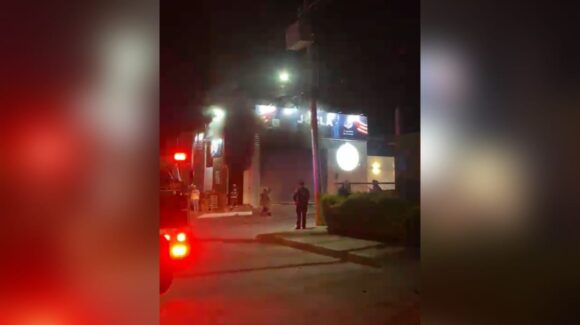 Vandalizan e incendian bodega de mercancía americana “Jucla” en la colonia Guadalupe Victoria de Culiacán, Sinaloa