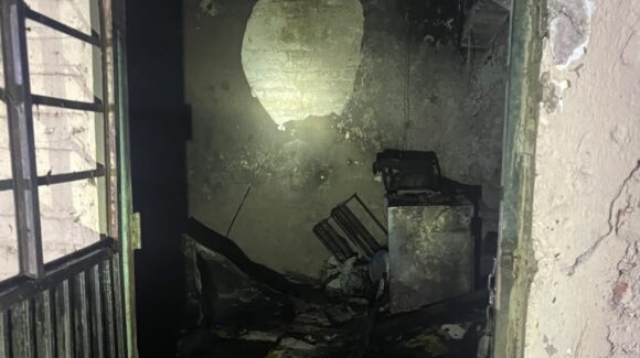 Incendio en vivienda de la colonia 6 de Enero, en Guasave, Sinaloa, deja fuertes daños materiales