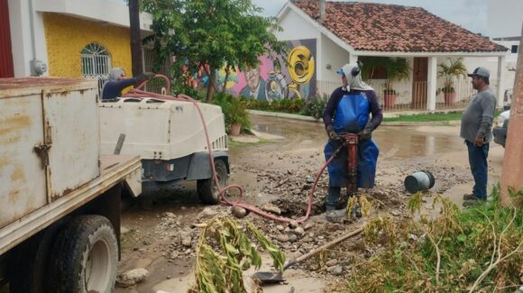 ¡Adiós a las fugas! Jumapam lleva jornada de reparaciones de agua a El Recodo, en Mazatlán, Sinaloa