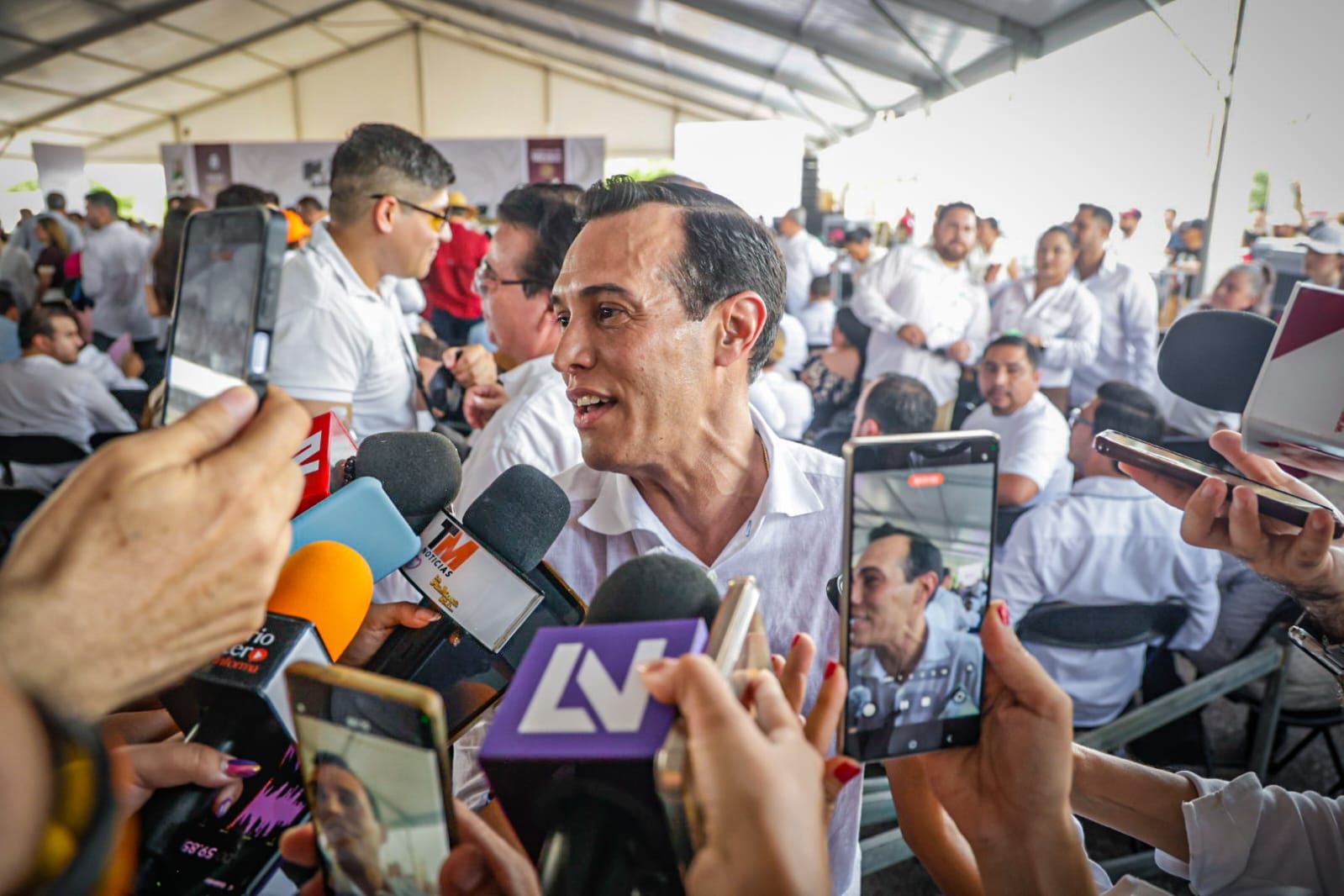 Jesús Ibarra en evento de Claudia Sheinbaum