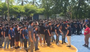 Suena la alarma y la UAS Zona Sur sale de las aulas para practicar ante un sismo en Mazatlán, Sinaloa