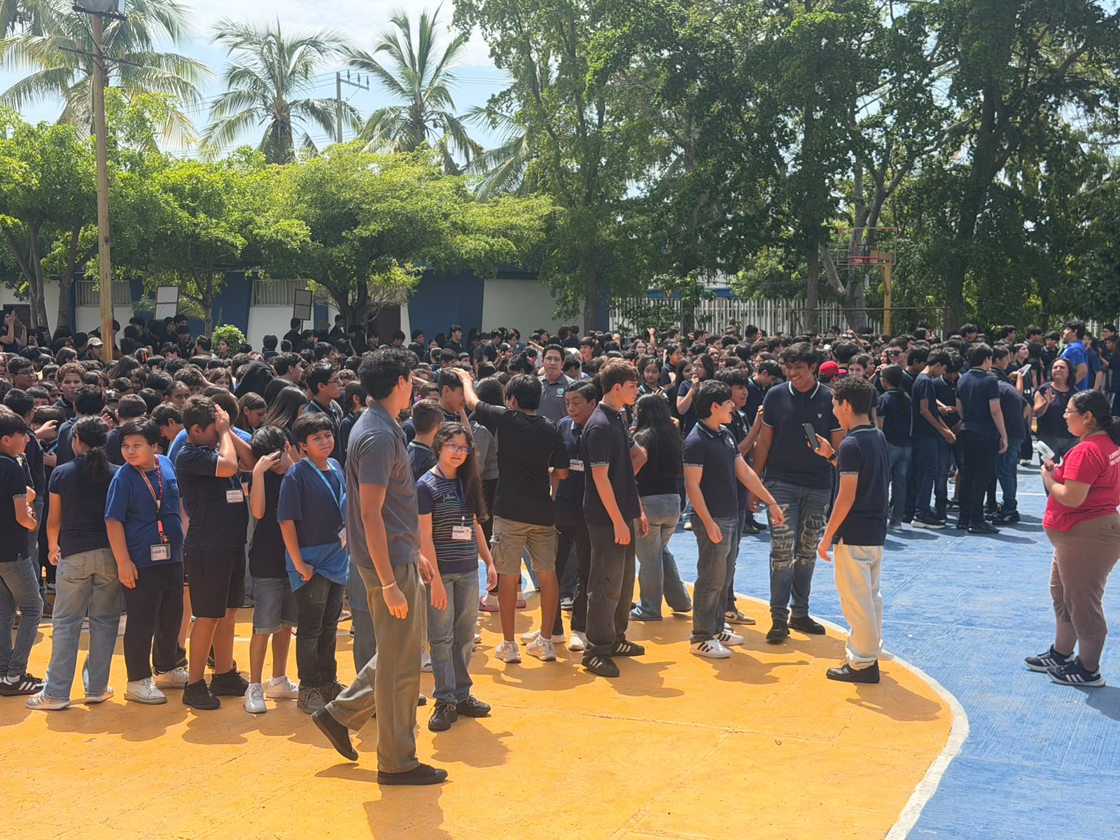 La UAS Zona Sur sale de las aulas para practicar ante un sismo en Mazatlán, Sinaloa