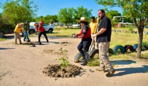 Llevan arborización y servicios gratuitos a seis comunidades de Salvador Alvarado