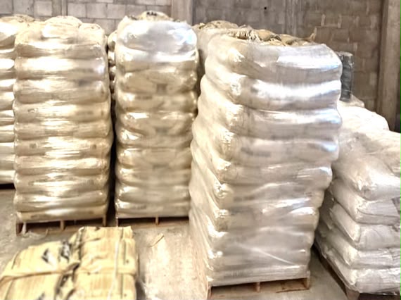Localizan bodega con casi 48 mil litros de sustancias para elaborar metanfetamina en Sinaloa