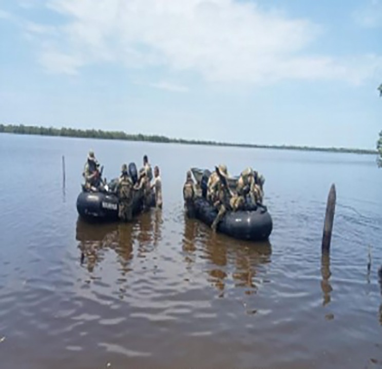 Localizan campamento clandestino con armas y más de mil cartuchos en Concordia, Sinaloa