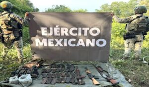 Localizan campamento clandestino con armas y más de mil cartuchos en Concordia, Sinaloa