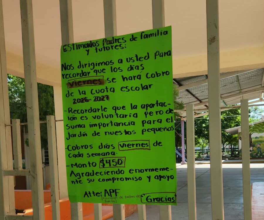 Madres de familia protestan en kinder de Guasave