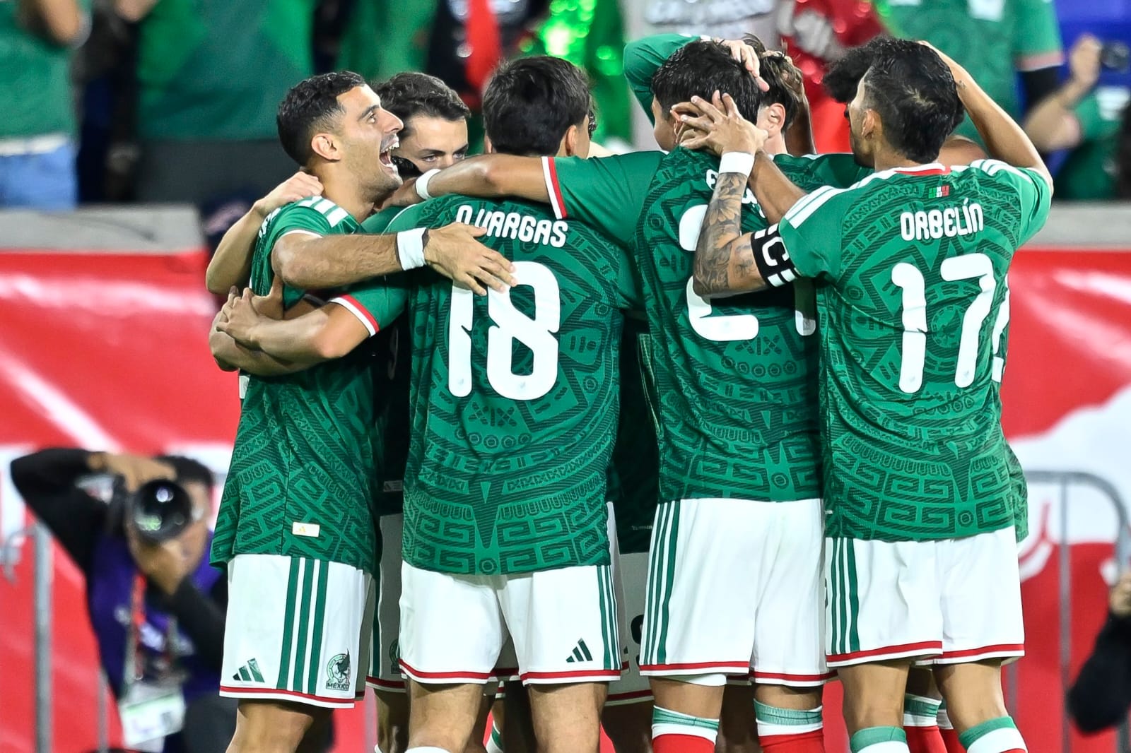 México empata con Perú