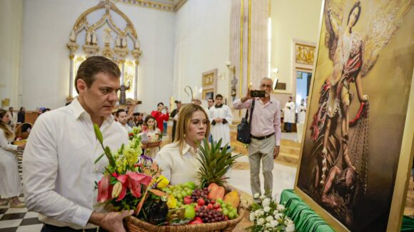 “Trabajemos para que nuestra sociedad pueda vivir en paz”: obispo durante misa por el 495 aniversario de Culiacán