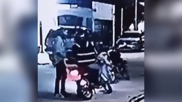 Sujetos armados en cañonan y roban celular a un repartidor de plataforma digital en la Infonavit Mochicahui, en Los Mochis, Sinaloa