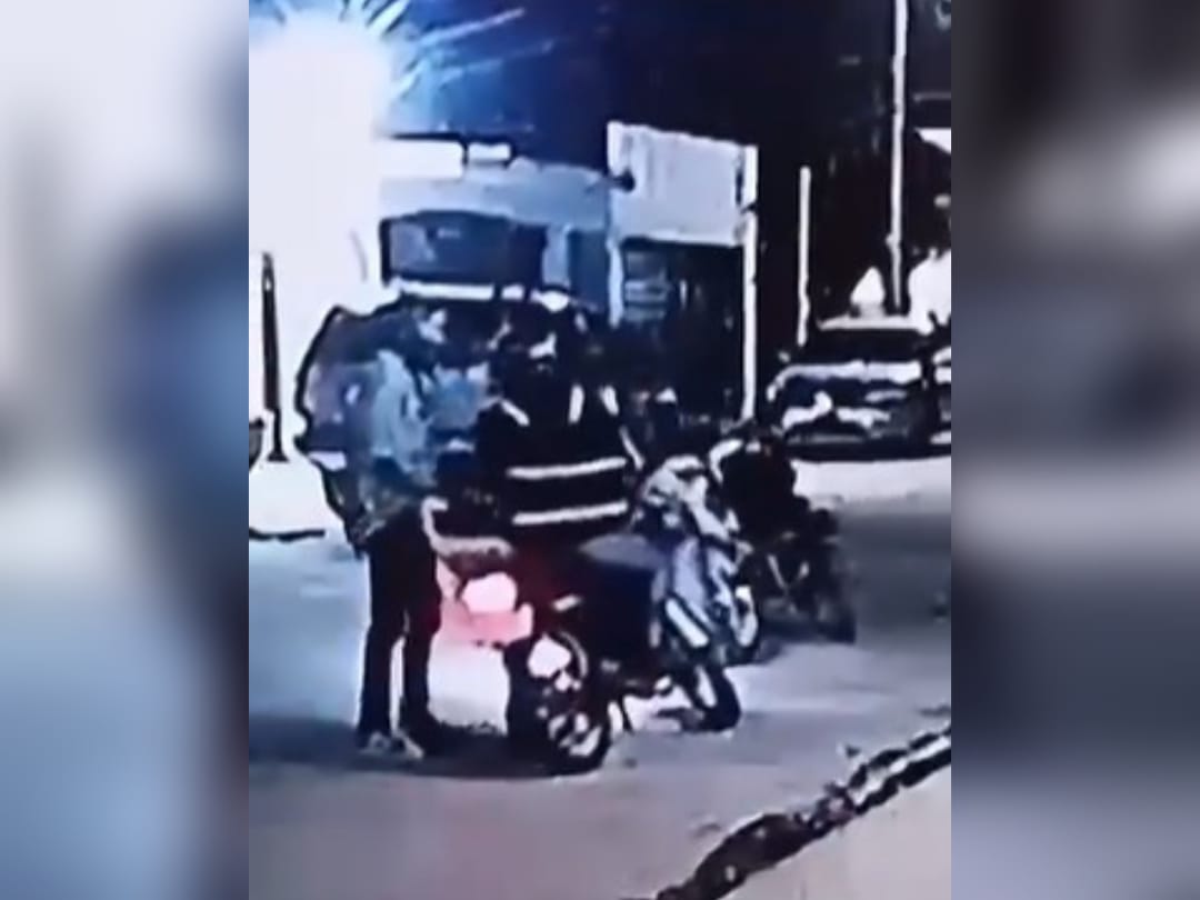 Motociclista es encañonado en Ahome