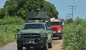 Operativo en San Manuel al poniente de Culiacán deja varios detenidos, armas, droga y vehículos asegurados