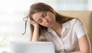¿Por qué dormimos menos que hace 40 años? Estas son las razones que afectan nuestro descanso