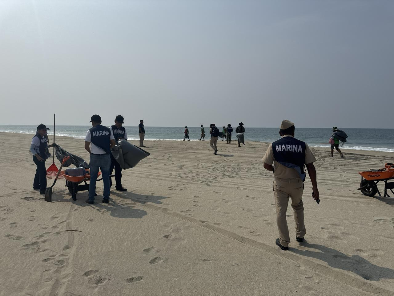 Retiran 328 kilos de basura de playa en Isla de la Piedra de Mazatlán, Sinaloa