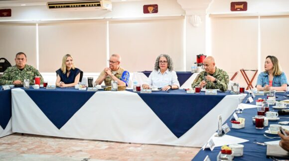 Revisan seguridad en el sur de Sinaloa; acuerdan reforzar vigilancia en cuatro municipios