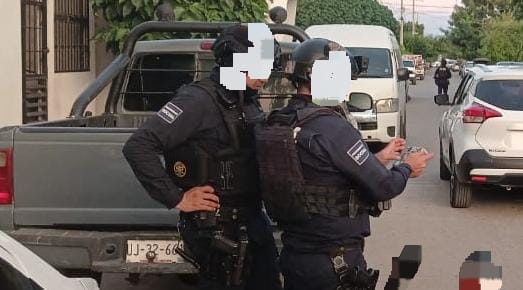 ¡Se activa operativo por hombre armado al sur de Mazatlán, Sinaloa! Defensa detiene a uno tras persecución