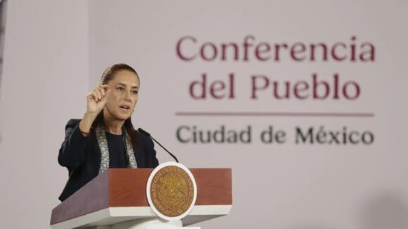 ¡Ya no podrán usarse desde noviembre! Sheinbaum confirma restricción de celulares en primarias y secundarias