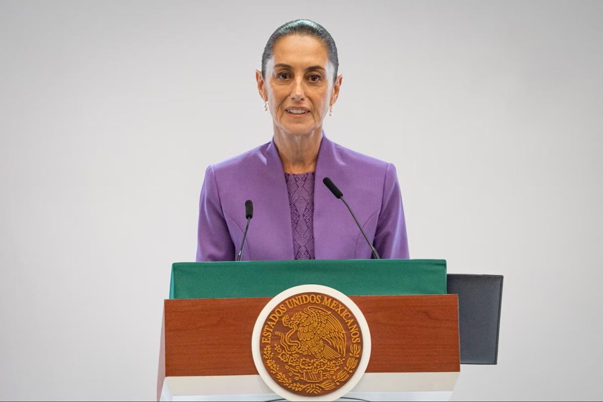 Sheinbaum destaca gasolina sin aumentos y baja en canasta básica, en su Segundo Informe
