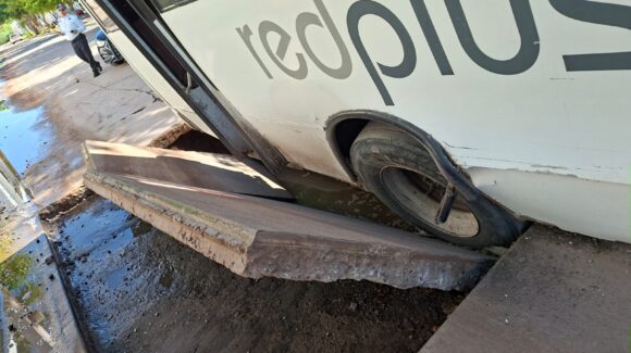 Socavones y baches mantienen en alerta al transporte urbano de Los Mochis: Atusum