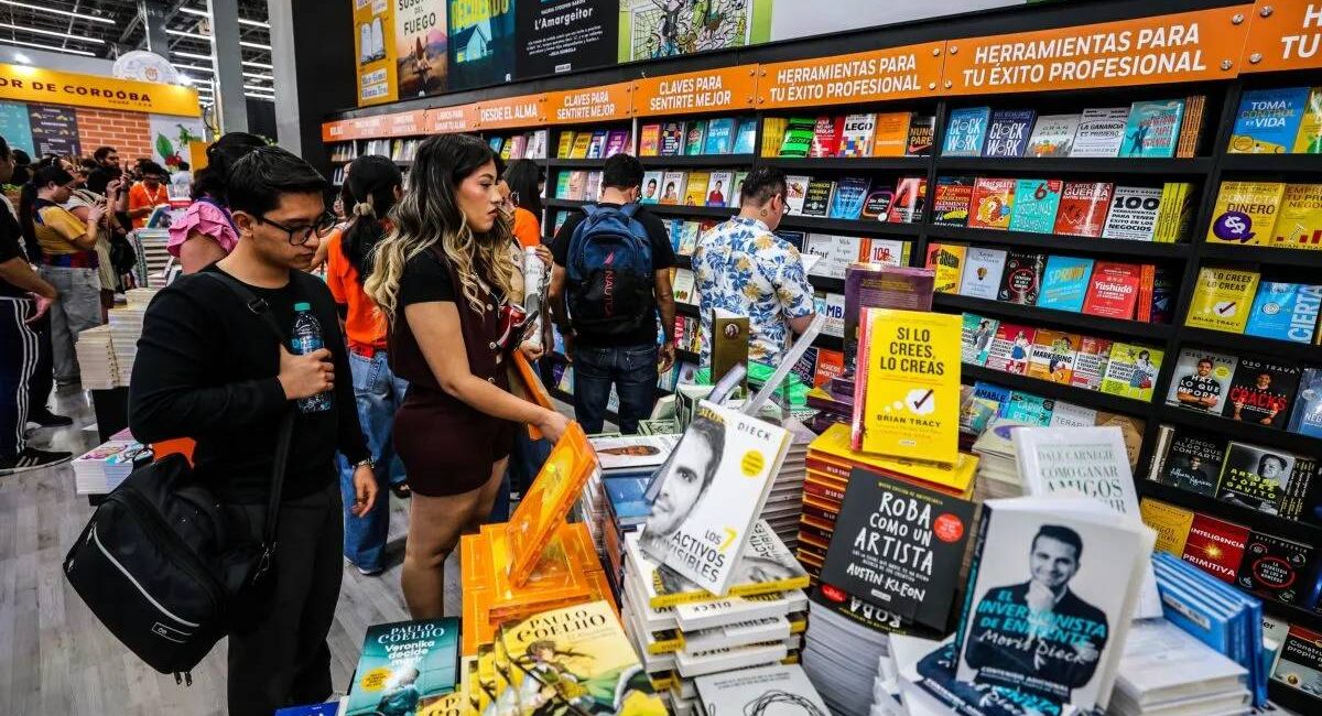 TikTok y FIL Guadalajara presentan Book Awards México