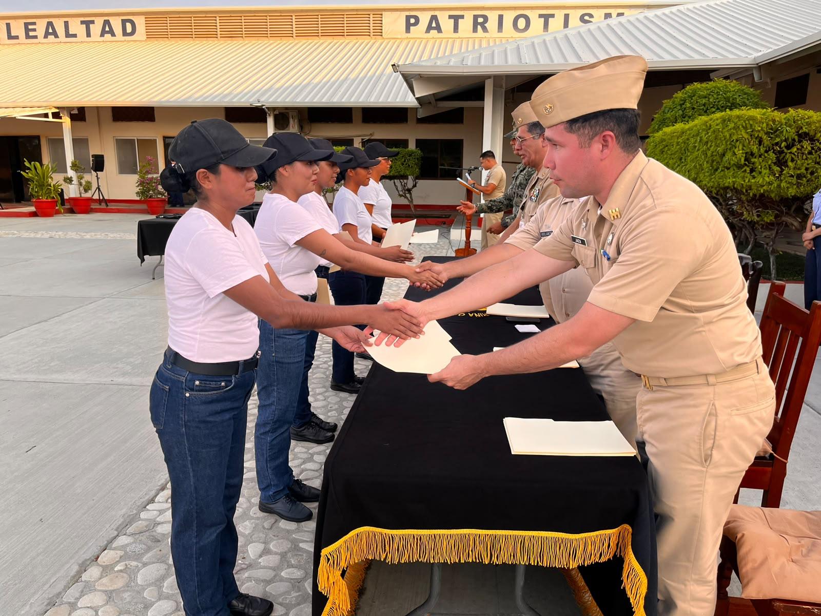 Un total de 55 marinos concluyen capacitación en las Islas Marías y se integran a nuevas funciones