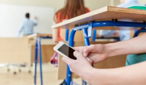 ¡Es un hecho! En 30 días entrará en vigor la prohibición de uso de celular en escuelas de Sinaloa: SEPyC