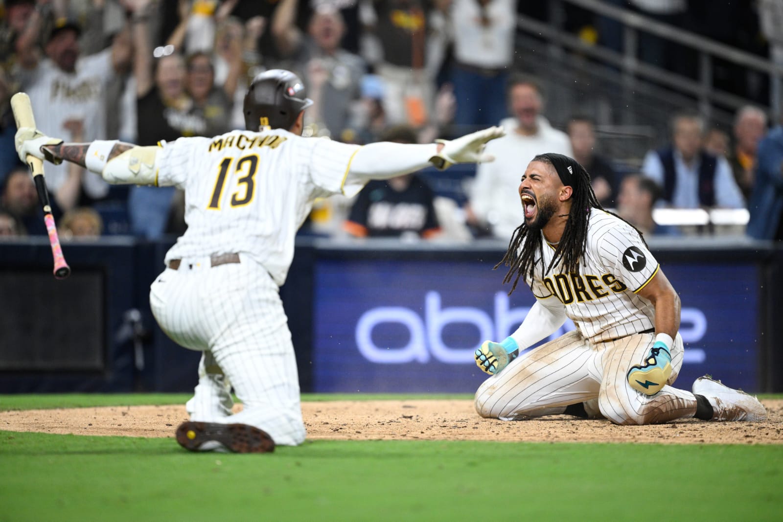 Yankees y Padres blanquean