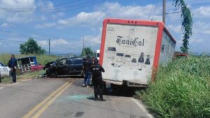 accidente cobra la vida de dos mujeres en carretera villa union walamo lugar