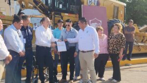 adquiere Ahome nueva motoniveladora alcalde
