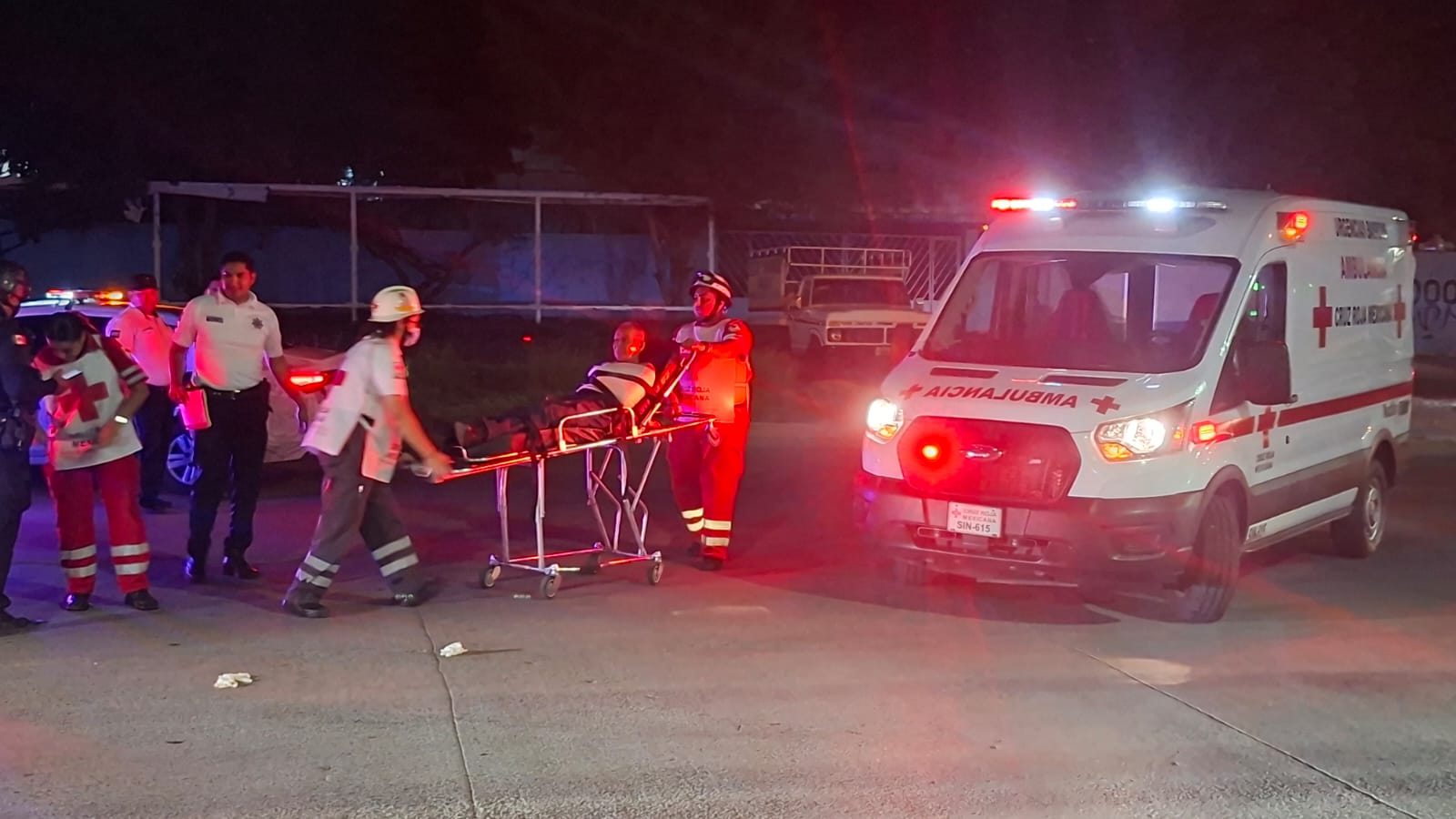 Ciclista adulto mayor resulta lesionado tras ser embestido por vehículo en Mazatlán
