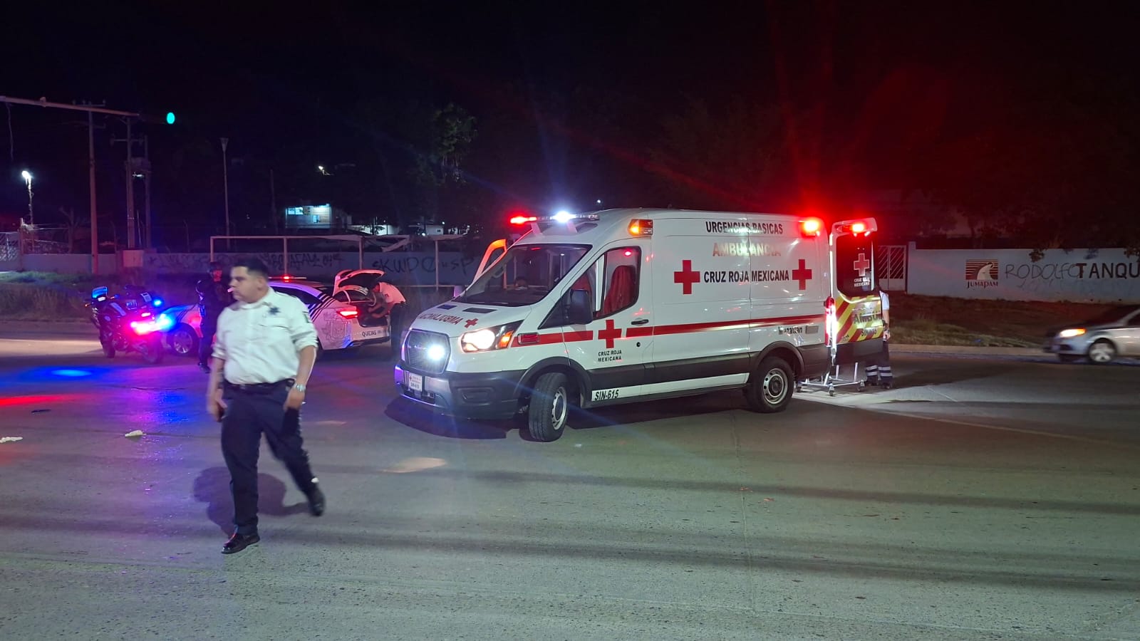 Ciclista adulto mayor resulta lesionado tras ser embestido por vehículo en Mazatlán