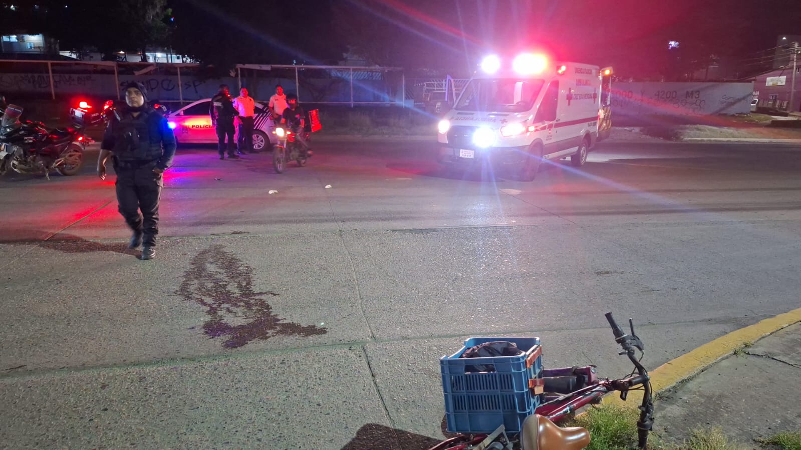 Ciclista adulto mayor resulta lesionado tras ser embestido por vehículo en Mazatlán