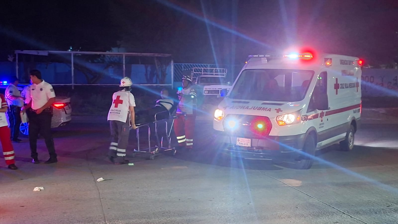 Ciclista adulto mayor resulta lesionado tras ser embestido por vehículo en Mazatlán