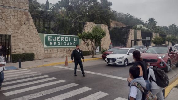 ‘Son buenos para criticar, pero no ayudan’: invitan a padres para capacitarse y ayudar en cruceros escolares en Mazatlán