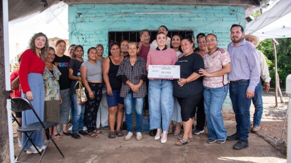 Alcaldesa Ana Miriam Ramos entrega apoyo de 72 mil pesos a mujeres emprendedoras de Oso Viejo, Culiacán