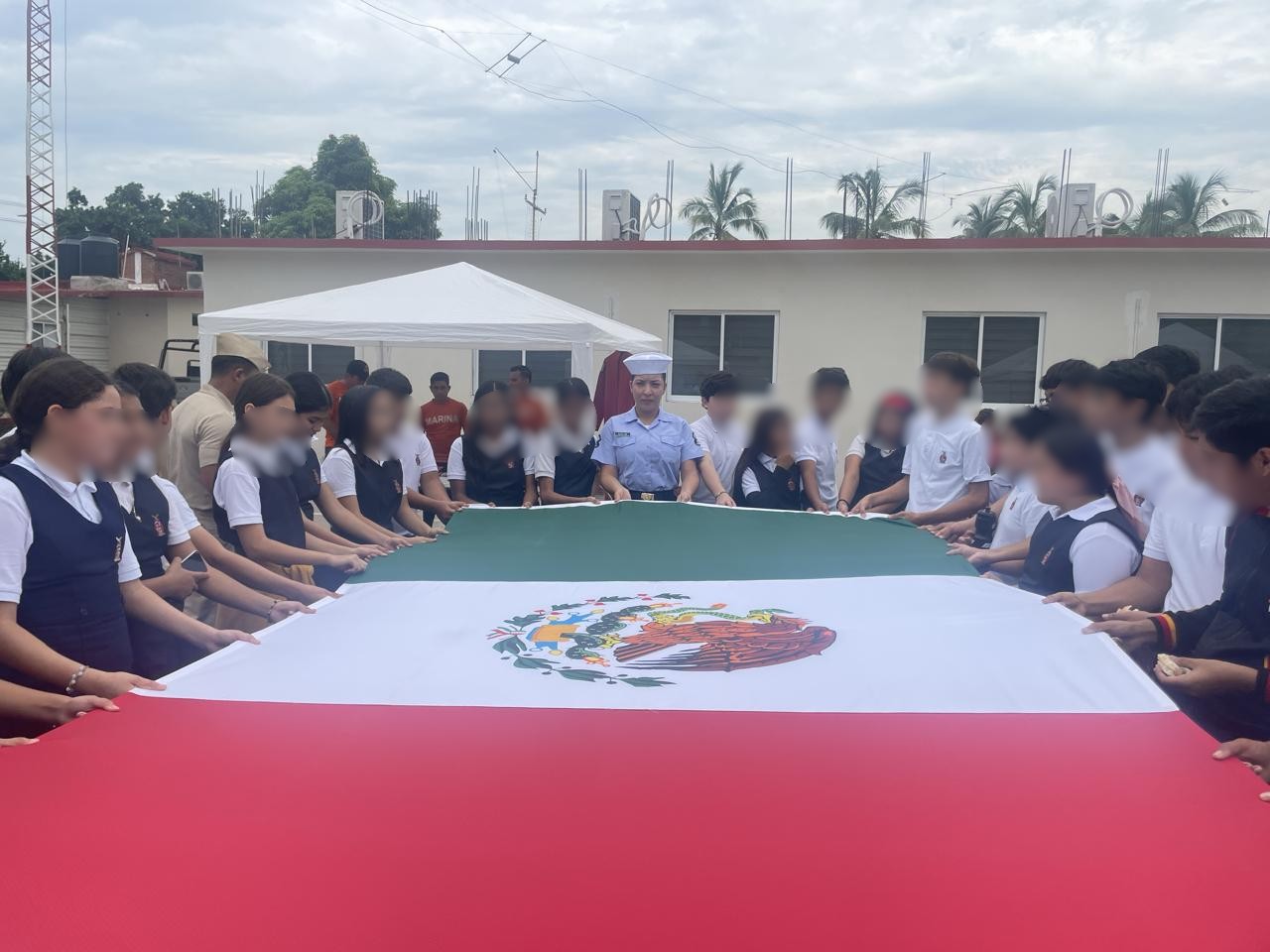 Alumnos de secundaria visitan instalaciones de la Marina en Mazatlán