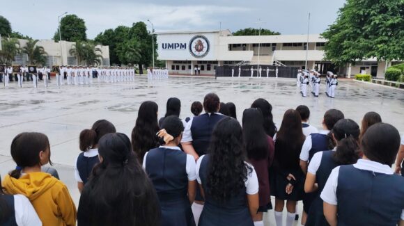 Marina abre sus puertas a estudiantes de Mazatlán, Sinaloa; alumnos de secundaria conocen de cerca su labor