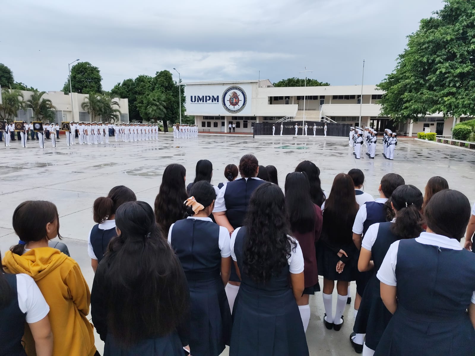 Alumnos de secundaria visitan instalaciones de la Marina en Mazatlán
