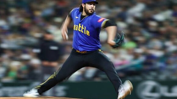El sinaloense Andrés Muñoz ya es el tercer pitcher con más salvamentos en la historia de los Marineros