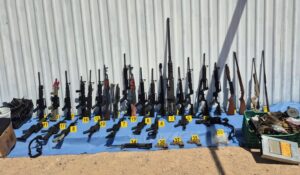 Liberan a 3 personas privadas de la libertad, detienen a 7 y aseguran arsenal en Puerto Peñasco, Sonora: Harfuch
