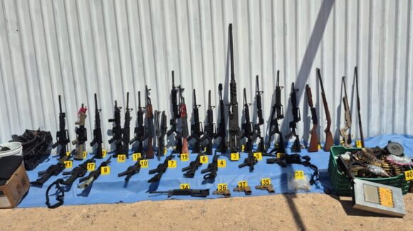 Liberan a 3 personas privadas de la libertad, detienen a 7 y aseguran arsenal en Puerto Peñasco, Sonora: Harfuch