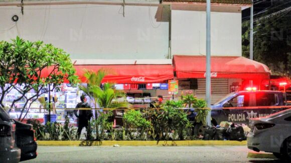Hombre muere a balazos tras presunto intento de asalto en una tienda de abarrotes en Mazatlán, Sinaloa
