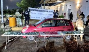Aseguran vehículo abandonado con más de 3 mil dosis de sustancias ilícitas en Mazatlán