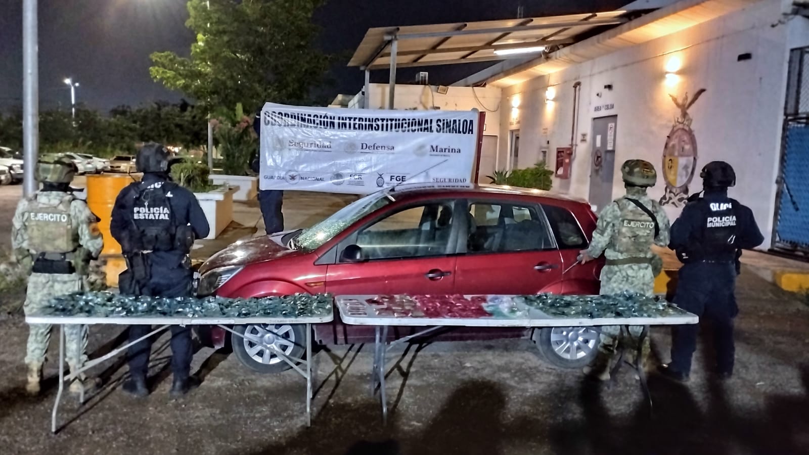 Aseguran vehículo abandonado con más de 3 mil dosis de sustancias ilícitas en Mazatlán