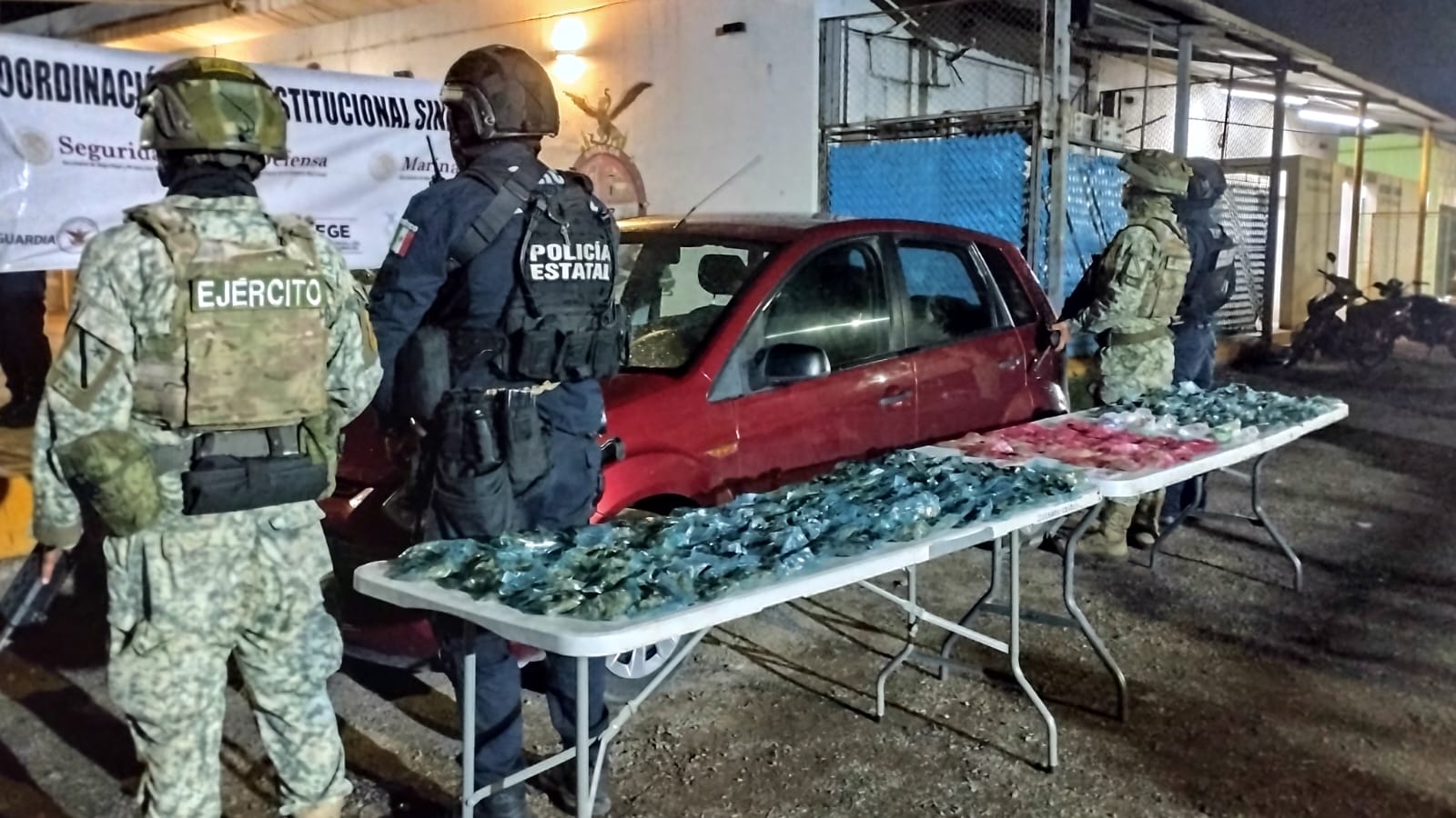 Aseguran vehículo abandonado con más de 3 mil dosis de sustancias ilícitas en Mazatlán