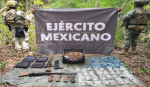 Ejército asegura armas, cartuchos, equipo táctico y droga en El Matadero, Rosario