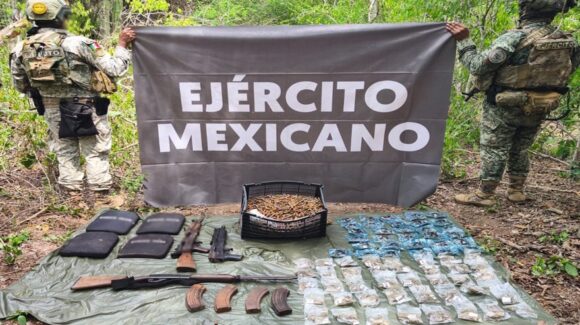Ejército asegura armas, cartuchos, equipo táctico y droga en El Matadero, Rosario