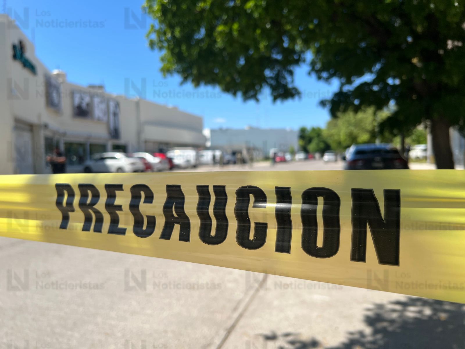 Atacan a balazos a una pareja, hombre y mujer en un vehículo en la colonia Centro Sinaloa de Culiacán
