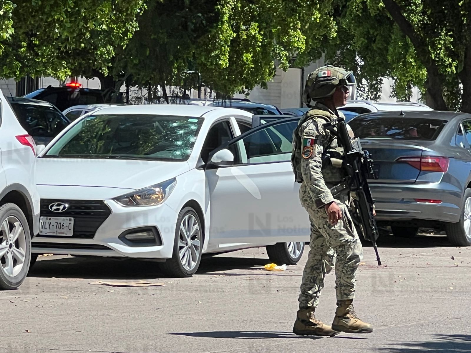 Atacan a balazos a una pareja, hombre y mujer en un vehículo en la colonia Centro Sinaloa de Culiacán